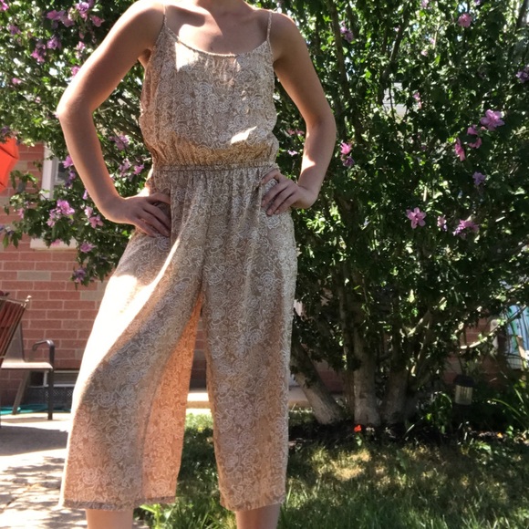 Old Navy Dresses & Skirts - Fun jumpsuit!